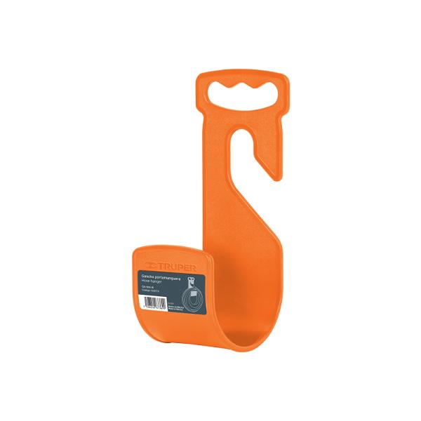 Gancho portamanguera Truper de plástico naranja para jardín, con asa superior y base curva de soporte.