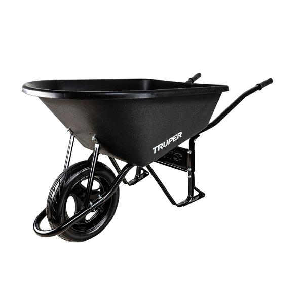 Carretilla Truper 6 ft con concha plástica negra, llanta imponchable y bastidor tubular negro.